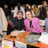 Zahlreiche Menschen besuchen am Sonntag 18.02.24 den Fashion Flohmarkt in der Posthalle in Würzburg.