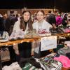 Zahlreiche Menschen besuchen am Sonntag 18.02.24 den Fashion Flohmarkt in der Posthalle in Würzburg.