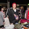 Zahlreiche Menschen besuchen am Sonntag 18.02.24 den Fashion Flohmarkt in der Posthalle in Würzburg.