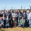 (mk)  Der Einladung zum „Museumsfrühling“ im privaten Militärmuseum Stammheim bei Volkach folgten 18 Kameraden der Soldaten- und Reservistenkameradschaft Karbach. Eine Vielzahl an militärischen, aber auch historischen Ausstellungsstücken wurde besichtigt. Vorführungen mit Militär- und Panzerfahrzeugen wurden ergänzt durch Einlagen in historischen Uniformen, passend zum Thema des Tages „Kubakrise – die Welt am Abgrund“. Vor der größten Böllerkanone Europas, einer umgebauten „Long Tom“, stellten sich die Teilnehmer zum Gruppenfoto auf.