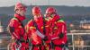 Die Berufsfeuerwehr Würzburg führt am Mittwoch (10.01.24) am Heizkraftwerk an der Friedensbrücke in Würzburg eine Höhen-Rettungsübung durch.