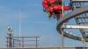 Die Berufsfeuerwehr Würzburg führt am Mittwoch (10.01.24) am Heizkraftwerk an der Friedensbrücke in Würzburg eine Höhen-Rettungsübung durch.