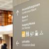 Das neue Leit- und Orientierungssystem der Würzburger Universitätsbibliothek hat den German Design Award 2024 gewonnen.