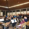 Adventskonzert in Erbshausen-Sulzwiesen: Maximilian Tischer dirigiert den Musikverein und den Chor Es-Dur.