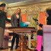 Polizist Schorschi (links, Benedikt Kirchner) erscheint im Aerobic-Studio von Babsi (Zweite von links, Dorina Schmitt). Bobby (Jonas Heß) lässt seine Wasserpistole sprechen. Polizist Schorschi (links, Benedikt Kirchner) erscheint im Aerobic-Studio von Babsi (Zweite von links, Dorina Schmitt). Bobby (Jonas Heß) lässt seine Wasserpistole sprechen.