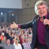 Andy Borg weiß, wie man Stimmung in ein Publikum bringt.