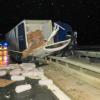 Ein LKW hatte bei einem Unfall am frühen Sonntagmorgen einen Teil seiner geladenen 21 Tonnen Dönerfleisch verloren, wie die Polizei mitteilte. Foto: dpa-Bildfunk