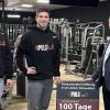 Bürgermeister Peter Juks gratuliert Timo Schnabl (links) und Steffen Gründel zu ihrem Fitness Studio, das am 1. Januar 2024 am Nachmittag in der Klingentor-Passage eröffnet wird.