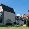 Noch nicht verkauft ist das Kloster St. Josef in Neustadt. Allerdings ist die Verkaufsanzeige von der Homepage der Immobilienfirma verschwunden.