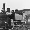 Bis 1996 stand die 98-886 sie als Eisenbahndenkmal vor dem Schweinfurter Hauptbahnhof. Dann stellte sie der Zweckverband unter dem damaligen Vorsitzenden nach einer Renovierung im Dampflokausbesserungswerk Meiningen wieder auf die Schiene. Bis 1996 stand die 98-886 sie als Eisenbahndenkmal vor dem Schweinfurter Hauptbahnhof. Dann stellte sie der Zweckverband unter dem damaligen Vorsitzenden nach einer Renovierung im Dampflokausbesserungswerk Meiningen wieder auf die Schiene.