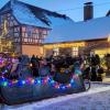 Der Mittelpunkt des Steedemer Weihnachtsdorfes vor dem Backhaus.