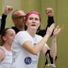 Als erfolgreichste Werferin trug Johanna Michel (vorne) 23 Punkte zum Sieg der QOOL Sharks Würzburg gegen die Baskets Schwabach bei.