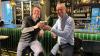 Fabian Otter, Clubmanager beim Golf Club Würzburg (links) stößt mit Bernhard May (Präsident Golf Club Würzburg) zum vorerst letzten Mal an.