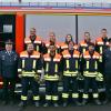 Das Foto zeigt die Teilnehmer, Schiedsrichter und Ausbilder der diesjährigen Leistungsprüfung Hilfeleistung. Vordere Reihe (von links): Schiedsrichter Dieter Schneider, Kommandant und Schiedsrichter Jochen Krug, Johannes Staub, Khaled Saizada, Jürgen Ganseforth, Marvin Balz, Schiedsrichter Johannes Weigand und Ausbilder Jochen Katzenberger. Hintere Reihe (von links): Bastian Weiß, Antonia Börger, Annika Hahn, Lukas Schmitt und Niklas Rinke.