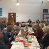 50 Synodale aus 22 Kirchengemeinden diskutierten gemeinsam, wie ihre Zusammenarbeit aussehen könnte. 