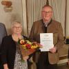 Der neue Ehrenvorsitzenden des CSU-Ortsverbandes, Richard Krebs mit seiner Frau Anna, CSU-Kreisvorsitzender Thorsten Schwab (links) und Ortsvorsitzender Matthias Herbert (rechts)