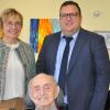 Werner Fischer aus Schweinshaupten feierte seinen 95. Geburtstag. Es gratulierten stellvertretende Landrätin Birgit Bayer und Hofheims Bürgermeister Alexander Bergmann.