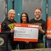Spendenübergabe (von links): Corinna Hasenwinkel, Nina Will, Fatima Yalcin (Faszination Yoga), Andreas Synak (CrossFit T.S.S.)  und Fabian Wanninger.