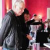 Manfred Metzner (in schwarzer Jacke) war in diesem Jahr mit dem Heidelberger Verlag "Das Wunderhorn" einer der drei Spitzenpreisträger des Deutschen Verlagspreises. Der Preis ist mit 60.000 Euro dotiert, womit Manfred Metzner einige literarische Projekte umsetzen möchte. Manfred Metzner (in schwarzer Jacke) war in diesem Jahr mit dem Heidelberger Verlag "Das Wunderhorn" einer der drei Spitzenpreisträger des Deutschen Verlagspreises. Der Preis ist mit 60.000 Euro dotiert, womit Manfred Metzner einige literarische Projekte umsetzen möchte.