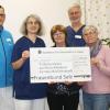 Auf dem Foto (von links) Dr. Michael Schneider, Vorsitzender Förderverein Palliativstation und Chefarzt der Zentralen Notaufnahme am Rhön-Klinikum Campus Bad Neustadt, Dr. Ute Hiby, Ärztliche Leiterin der Palliativstation am Rhön-Klinikum Campus Bad Neustadt, Gerlinde Schleier, 1. Vorsitzende des Frauenbundes Salz, Matthias Borst, Stationsleiter der Palliativstation am Rhön-Klinikum Campus Bad Neustadt, Gerda Chlebowy, 2. Vorsitzende des Frauenbundes Salz freuen sich über die Spende.