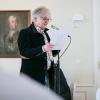 Schauspieler und Sprecher Rainer Appel las zur Eröffnung der Winterlese ein Stück von Marie von Ebner-Eschenbach über das Wunder des Lesens: "Kleine, schwarze Zeichen auf hellem Grund. Du siehst sie an und sie verwandeln sich in klingende Worte, die erzählen, schildern, belehren." Schauspieler und Sprecher Rainer Appel las zur Eröffnung der Winterlese ein Stück von Marie von Ebner-Eschenbach über das Wunder des Lesens: "Kleine, schwarze Zeichen auf hellem Grund. Du siehst sie an und sie verwandeln sich in klingende Worte, die erzählen, schildern, belehren."
