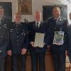 Im Bild (von links) Tobias Nahr (KBM), Dirk Albrecht (KBR), Reiner Wirth (Kommandant), Wilhelm Schatz (Ehrenmitglied), Sebastian Rudolf (1. Vorsitzender), Martin Hüßner (stellv. Kommandant).