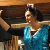 Ines Procter als närrische Putzfraa, wie man sie vom Frankenfasching kennt.