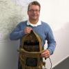 Zu sehen ist der modifizierte Messrucksack mit eingebauter Lüftung, neuen Handys und einem Messgerät für das Lorawarn Netz. .