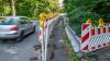Seit Sommer 2022 ist die Fahrbahn in der Leistenstraße in Würzburg eingegrenzt. Grund dafür ist ein Unfallschaden an einer Mauer am Fahrbahnrand. 