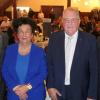 Der vierfache Handwerksmeister Günter Freß (Dritter von links) wurde von Landrat Wilhelm Schneider (links) für sein Lebenswerk geehrt. Ehefrau Helga und Sohn Friedrich Freß (rechts) freuten sich ebenfalls über die Auszeichnung bei dem Jubiläumsfest anlässlich des 75-jährigen Bestehens der Ernst Freß oHG
