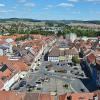 Der Marktplatz von Bad Königshofen könnte das zentrale Infosystem für Grabfeld-Besucher beinhalten. Von einem neuen Info-Konzept mit QR-Code-Integration ist nun bei der Grabfeld-Allianz die Rede. Der Marktplatz von Bad Königshofen könnte das zentrale Infosystem für Grabfeld-Besucher beinhalten. Von einem neuen Info-Konzept mit QR-Code-Integration ist nun bei der Grabfeld-Allianz die Rede.