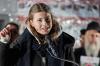 Durch die propalästinensischen Auftritte von Greta Thunberg mit Fridays for Future unter Druck: Klimaschutz-Aktivistin Luisa Neubauer am 9. November während der Gedenkveranstaltung zum 85. Jahrestag der Pogromnacht in Hamburg.  
