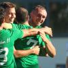 Ralph Thomann (rechts in der Jubeltraube im Spiel gegen den TSV Eßleben) und der FC Sand können nach zwei Abstiegen in Folge wieder jubeln. In der Bezirksliga Ost spielt die "Korbmacher-Elf" bislang eine gute Rolle.