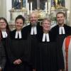 Gemeinsames Reformationsgedenken im Grabfeld. Auf dem Bild sind von links zu sehen Vertrauensfrau des Kirchenvorstands Gerda Lipfert, Pfarrerin Beate Hofmann-Landgraf, Pfarrerin Julia Mucha, Pfarrer Lutz Mertten, Pfarrerin Tina Mertten, Pfarrer Florian Mucha, Diakonin Cornelia Dennerlein.