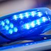 Am Donnerstagmorgen haben Einsatzkräfte der Polizei ein Anwesen in einer Besengau-Gemeinde durchsucht. Eine Frau steht im Verdacht, Waffen ohne Handelserlaubnis verkauft zu haben. 