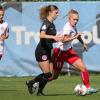 Franka Ziegler (rechts) ist im Heimspiel der Würzburger Kickers Frauen gegen Kickers Offenbach in der Fußball-Regionalliga-Süd der Frauen am Ball.