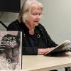 Heide Sommer (83) liest aus den Erinnerungen ihres 2022 verstorbenen Ex-Mannes Theo Sommer.