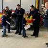 Stellvertretender Kommandant Jochen Staub, Vereinsvorsitzender Marco Hahn, Fachbereichsleiter Kinderfeuerwehren im Landkreis Rhön Grabfeld Manuel Lippert und Kommandant Jochen Krug (von links) übergeben die begehrten Kinderflammen. Stellvertretender Kommandant Jochen Staub, Vereinsvorsitzender Marco Hahn, Fachbereichsleiter Kinderfeuerwehren im Landkreis Rhön Grabfeld Manuel Lippert und Kommandant Jochen Krug (von links) übergeben die begehrten Kinderflammen.