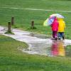 Das hätten sich viele Schüler anders gewünscht. Kaum starten die Ferien, wird das Wetter ziemlich durchwachsen (Symbolbild). Hier kommen Ideen für Familien, die auch bei Regen Spaß machen.