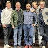 Nach dem Konzert zeigten sich die Viva-Voce-Sänger und die Organisatoren zum gemeinsamen Foto: (von links) Michael Treutlein (Sportbund), David Lugert, Abteilungsleiter Hubert Uhl, Bastian Hupfer, Andreas Kuch, Heiko Benjes und Michael Fabian (Sportbund).