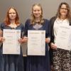 Übergabe der Meisterbriefe für Hauswirtschaft: Ministerialrätin Andrea Seidl mit Britta Promp, Theresa Korn, Ute Braun und Regierungspräsidentin Kerstin Engelhardt-Blum (von links).