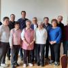 Auf dem Erinnerungsfoto (von links): Anton Holzapfel, Monika Pötzl, Pfarrvikar Frank Ellsesser, Maria Breunig, 1. Bürgermeister Björn Jungbauer, Sieglinde Riegel-Broda, Pfarrer Dr. Jerzy Jelonek, Annemarie Göbel, 2. Bürgermeister Edwin Engert, Evelyn Fleischmann, Pfarrer Hans Thurn, Christa Bastian und Gerda Holzapfel.