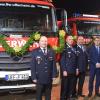 Über das LF 20 und den Versorgungs-Lkw freuen sich (von links) Feuerwehrvereinsvorsitzender Andreas Albig, Jochen Hirsch, Dietmar Braun, Wolfgang Lampe, Rolf Klingler und Hans Herold.