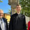 Bürgermeister Willi Warmuth und stellv. Landrätin Christine Bender begrüßen Pater Josef Brand in Holzhausen. Bürgermeister Willi Warmuth und stellv. Landrätin Christine Bender begrüßen Pater Josef Brand in Holzhausen.