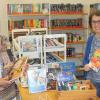 Für jeden Geschmack etwas: Die Carl-Stumpf-Bibliothek in Wiesentheid feiert 25-jähriges Bestehen im historischen Pfarrhaus. Maria Ott und Margarethe Heim (von links) sind von Anfang an als Leiterinnen dort.
