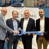 Scannell Properties überreichte den symbolischen Schlüssel für die neue Logistikimmobilie an Tyremotive in Kitzingen (von links): Henny Butter (Direktor für internationale Filialen von Tyremotive), Stefan Güntner (Oberbürgermeister von Kitzingen), Christian Leibold (Geschäftsleitung von Tyremotive Kitzingen), Jordan Corynen und Gazmend Misimi (beide Scannell Properties).