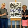 Übergabe der Neuerwerbung „Nachbild I“ von Christiane Feser aus den Erlösen der Veranstaltungsreihe „Wein+Kunst“ mit Dr. Henrike Holsing (MiK, von links), Künstlerin Christiane Feser, Weindozentin Dr. Gabriele Brendel und Winzerin Martina Reiss.
