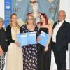 Im Bild (von links): Martin Strobel (Kreishandwerksmeister der Elektro-Innung), Birgit Hartbauer (Obermeisterin der Friseurinnung Würzburg Stadt und Land), Jacqueline Klüber, Kim-Rose Angermüller, Letizia-Tanja Hermann, HWK-Vizepräsident Josef Hofmann und Würzburgs Altbürgermeister Adolf Bauer.