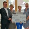 Eine finanzielle Unterstützung über 5000 Euro hat die Caritas-Sozialstation St. Gregor Fährbrück e.V. von der VR-MainBank eG bekommen. Von links: Finanzvorstand Erwin Pfeuffer vom Caritasverein, Thomas Endres (Bankvortand), die beiden Geschäftsführerinnen Karin Eberth-Papp und Birgit Schuhmann, die stellvertretende Vereinsvorsitzende Angelika Königer und Jutta Ackermann (Bankvorständin).