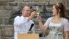 Weinprinzessin Anna I. und Zweiter Bürgermeister Bernd Lussert beim Anstoßen zum 52. Weinfest. Weinprinzessin Anna I. und Zweiter Bürgermeister Bernd Lussert beim Anstoßen zum 52. Weinfest.